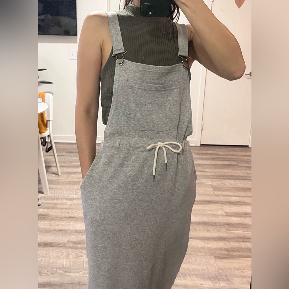 The gray cotton suspender skirts